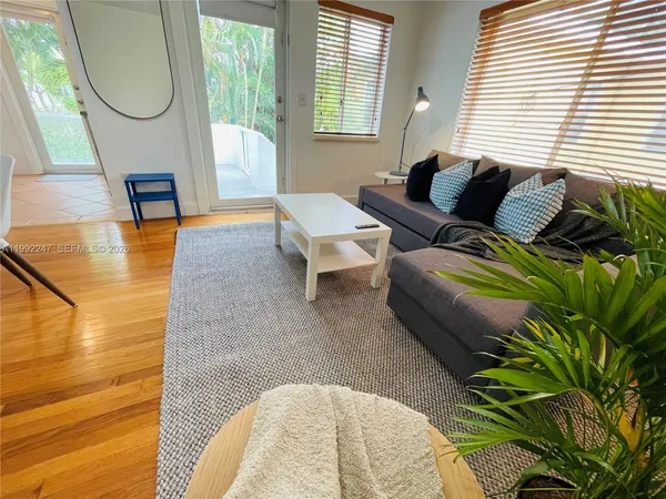 $2,500 | 8036 Harding Avenue, Unit 3, Miami Beach, FL 33141