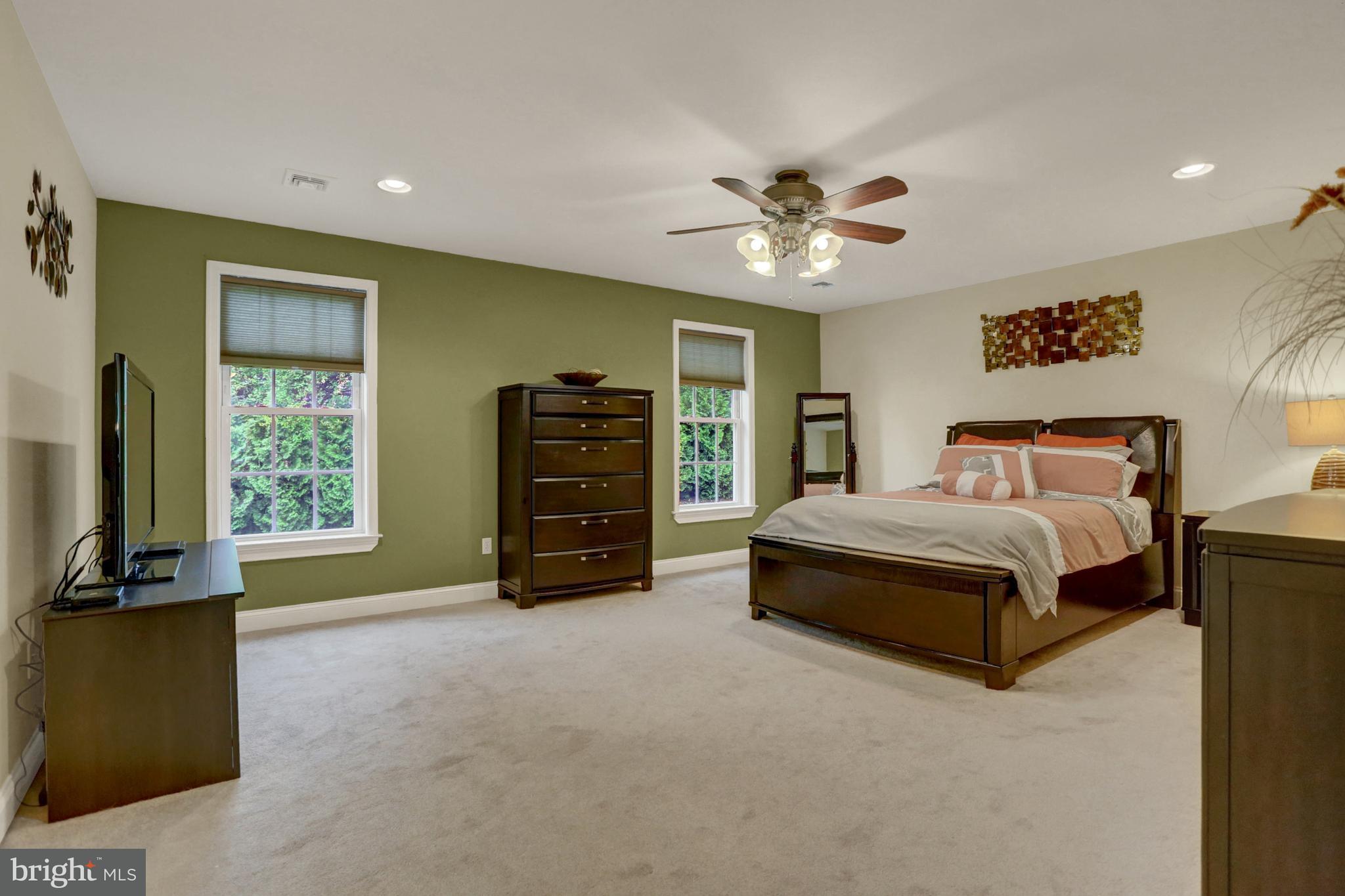 7721 Jonestown Road Harrisburg, PA 17112 - Photo 16 of 38 Gallery Image 16