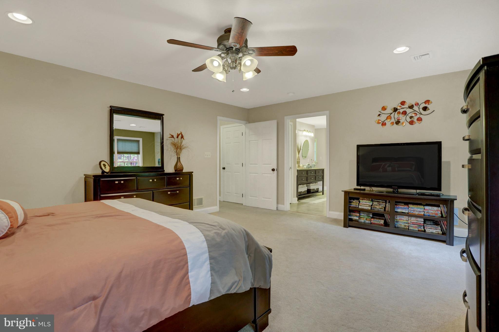 7721 Jonestown Road Harrisburg, PA 17112 - Photo 17 of 38 Gallery Image 17