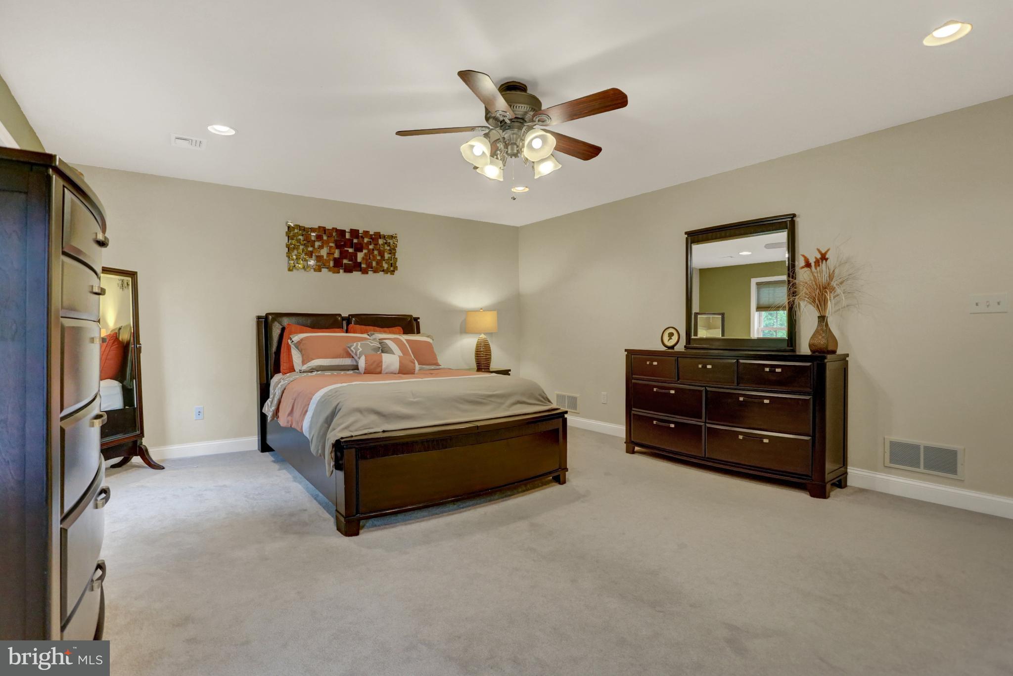 7721 Jonestown Road Harrisburg, PA 17112 - Photo 18 of 38 Gallery Image 18