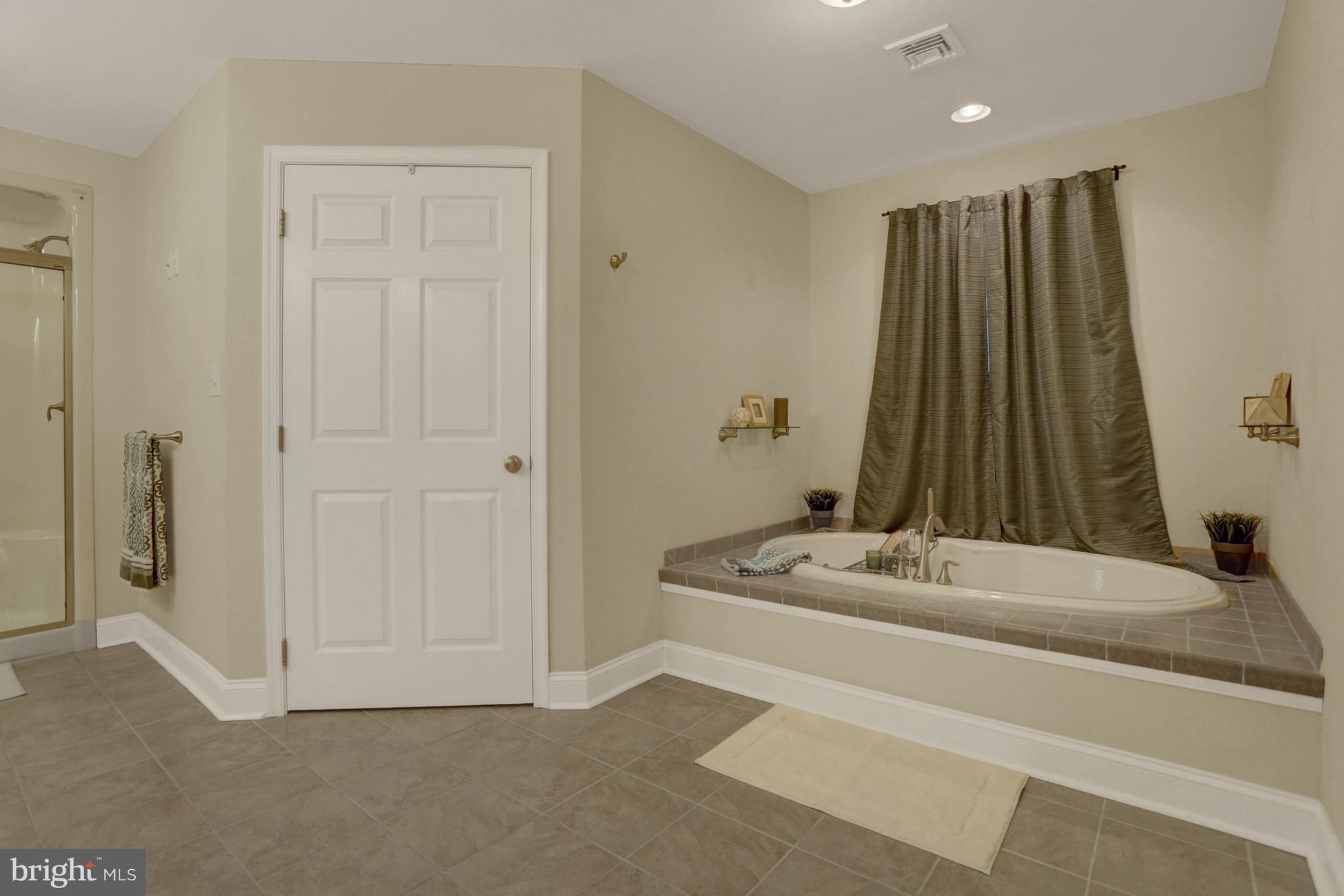 7721 Jonestown Road Harrisburg, PA 17112 - Photo 20 of 38 Gallery Image 20