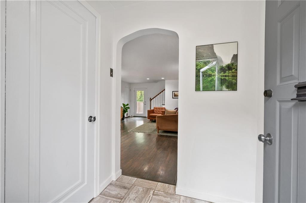 2619 Mt Royal Road Pittsburgh, PA 15217 - Photo 6 of 34 Gallery Image 6