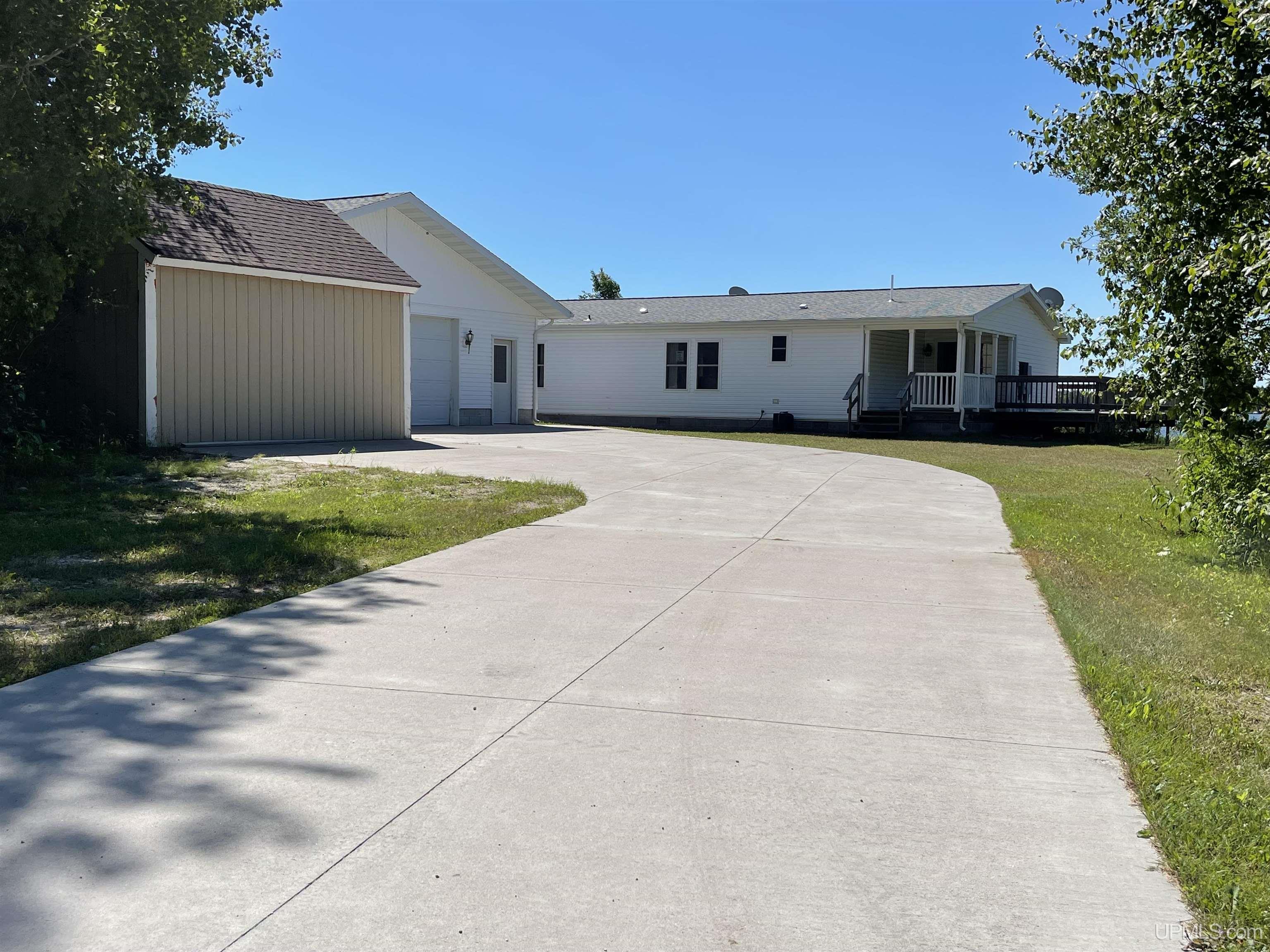 3319 North Gulliver Lake Road Gulliver, MI 49840 - Photo 2 of 62