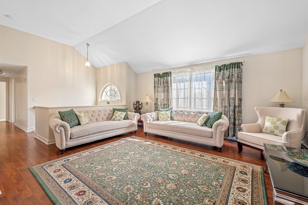 21 Leblanc Road Shrewsbury, MA 01545 - Photo 4 of 38 Gallery Image 4