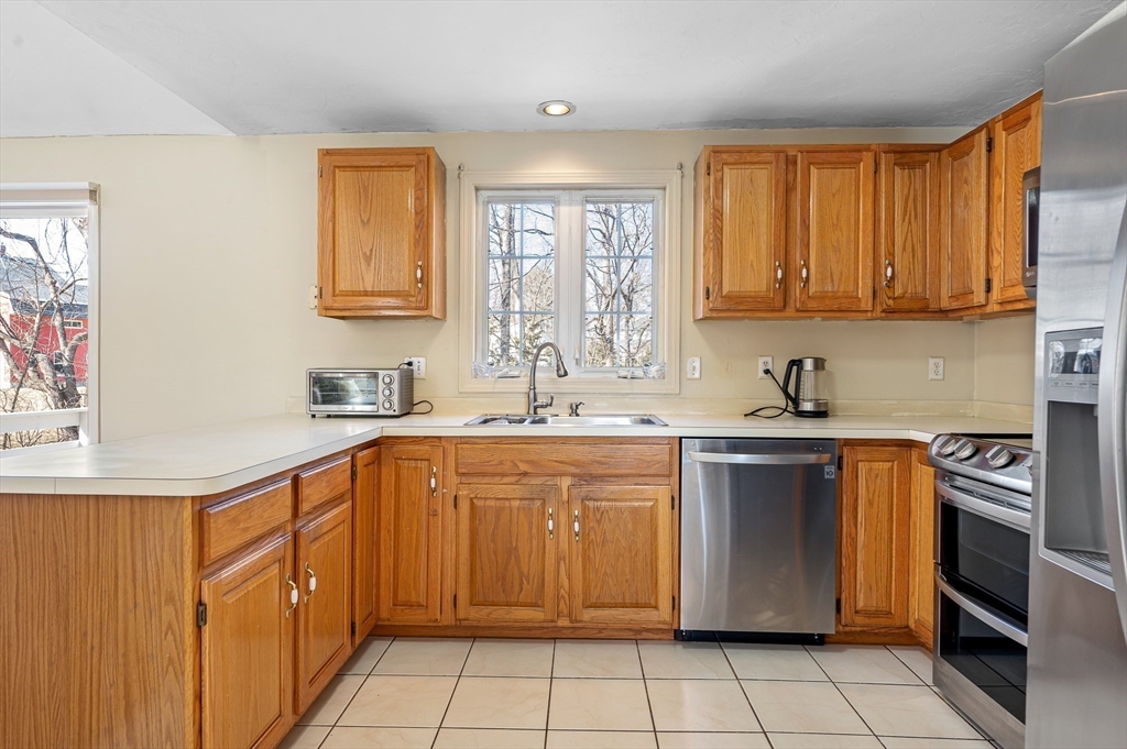 21 Leblanc Road Shrewsbury, MA 01545 - Photo 7 of 38 Gallery Image 7