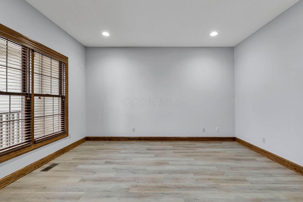 330 Longshore Road Sunbury, OH 43074 - Photo 23 of 73 Office/ Den