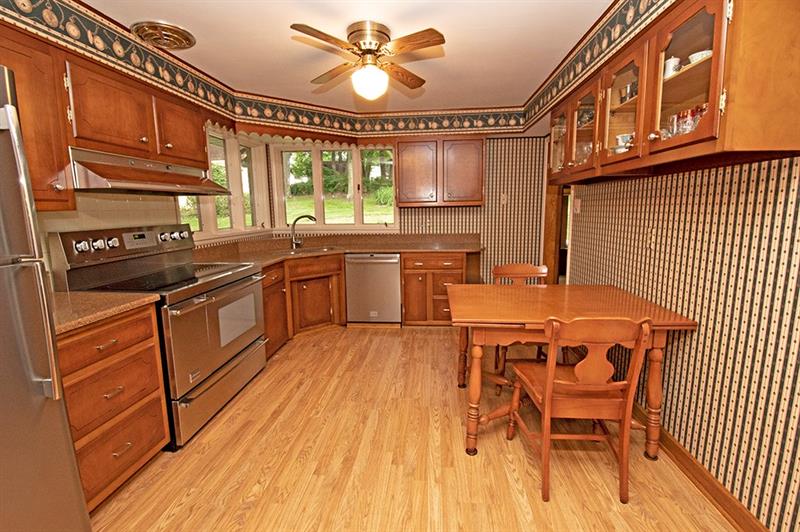 133 Dutchtown Road Butler, PA 16002 - Photo 5 of 25 Spacious eat in kitchen with stainless steel appliances and quartz countertops.