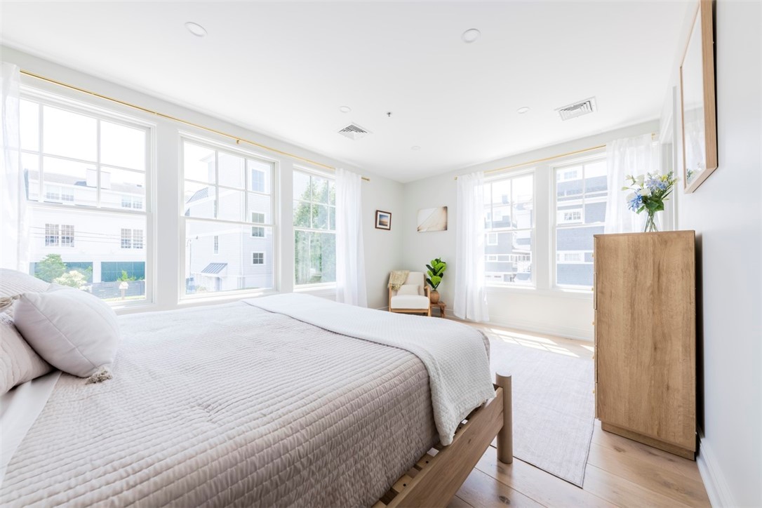 10 Brown & Howard, Unit 101 Newport, RI 02840 - Photo 18 of 35