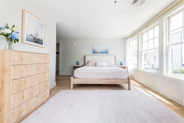 $1,950,000 | 10 Brown & Howard, Unit 101, Newport, RI 02840