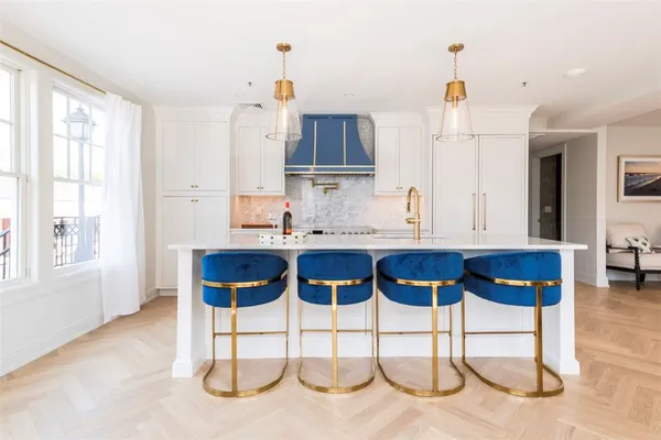 $1,950,000 | 10 Brown & Howard, Unit 101, Newport, RI 02840