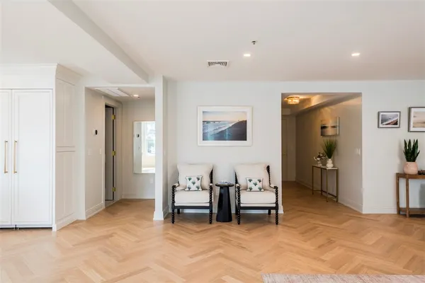 $1,950,000 | 10 Brown & Howard, Unit 101, Newport, RI 02840