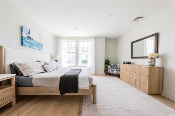 $1,950,000 | 10 Brown & Howard, Unit 101, Newport, RI 02840