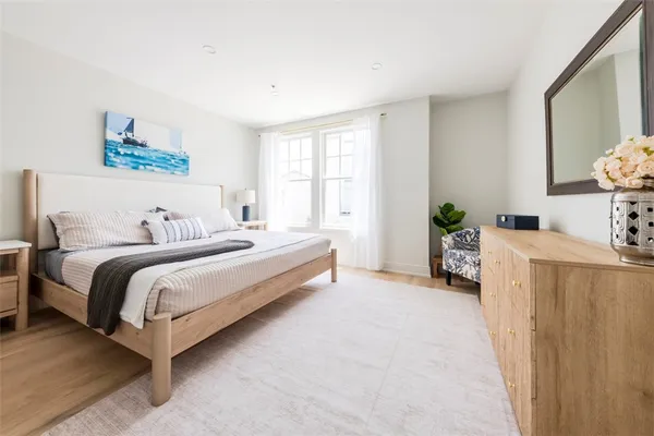 $1,950,000 | 10 Brown & Howard, Unit 101, Newport, RI 02840