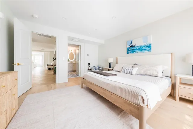 $1,950,000 | 10 Brown & Howard, Unit 101, Newport, RI 02840