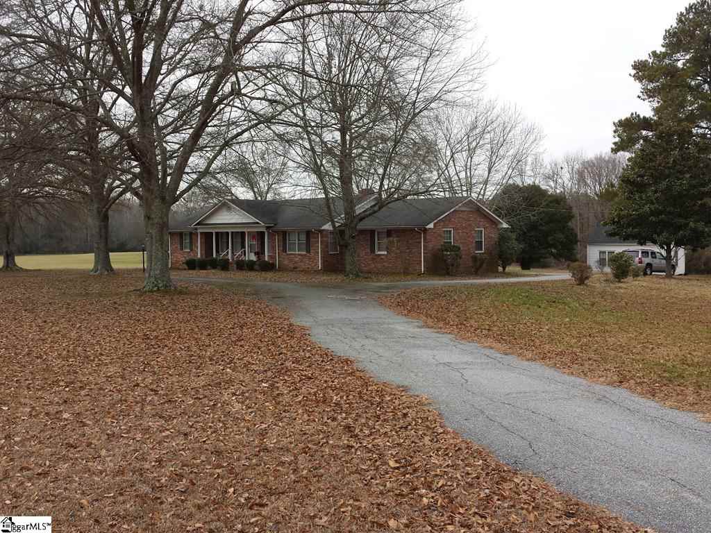 5748 Neely Ferry Road Laurens, SC 29360 - Photo 3 of 34