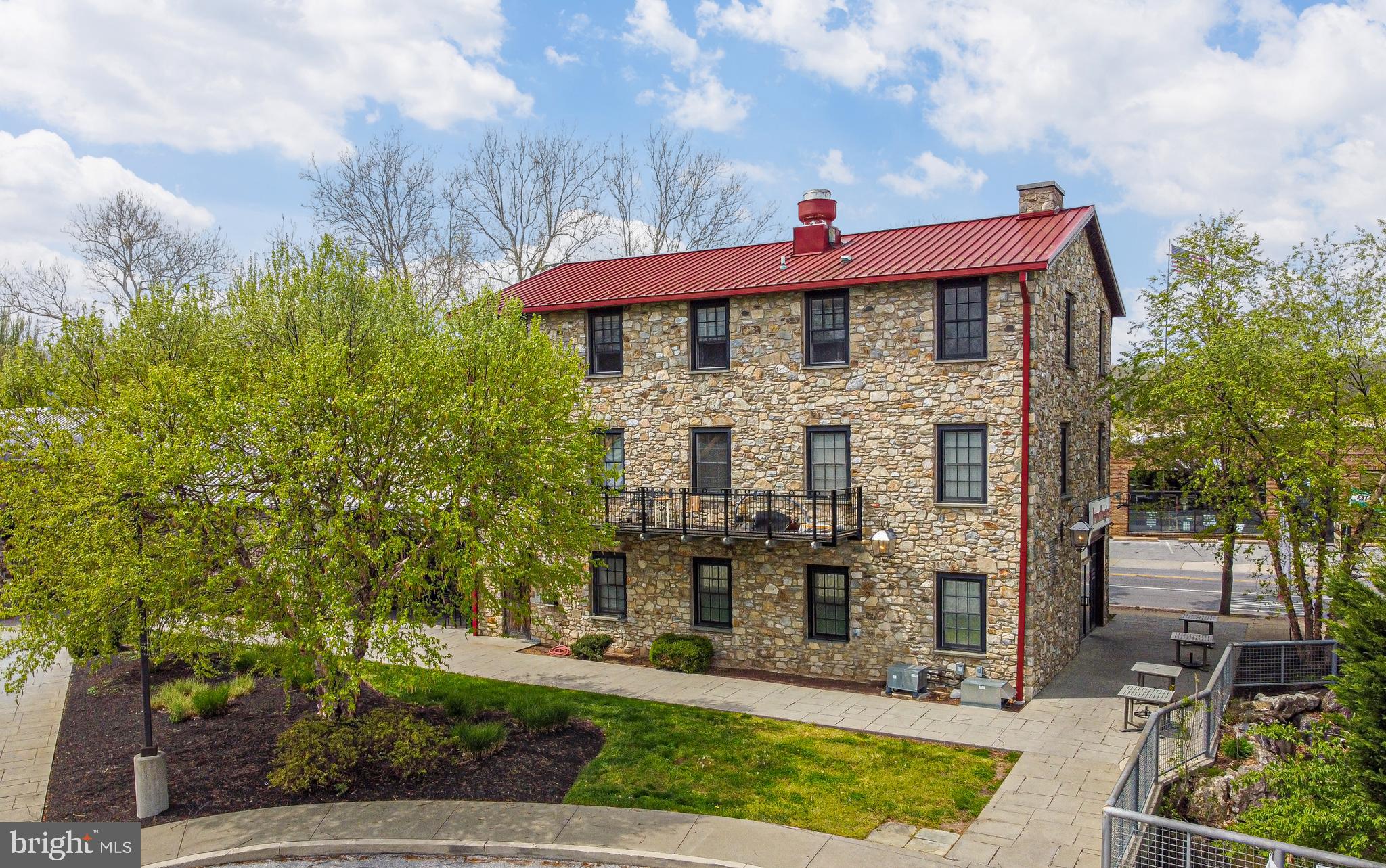 28 East Lancaster Avenue, Unit R4 Downingtown, PA 19335 - Photo 3 of 40