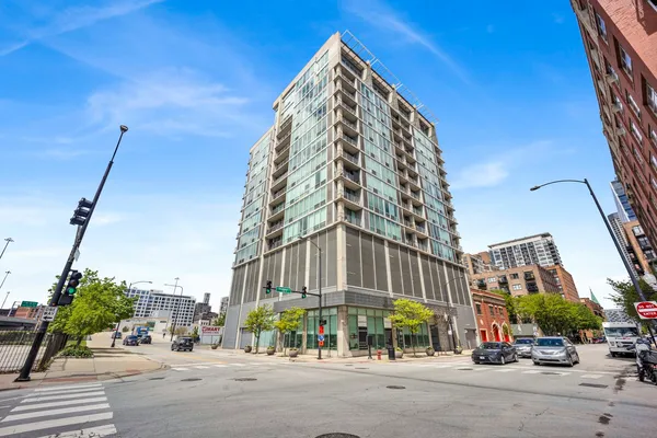 $4,000 | 700 West Van Buren Street, Unit PH3, Chicago, IL 60607