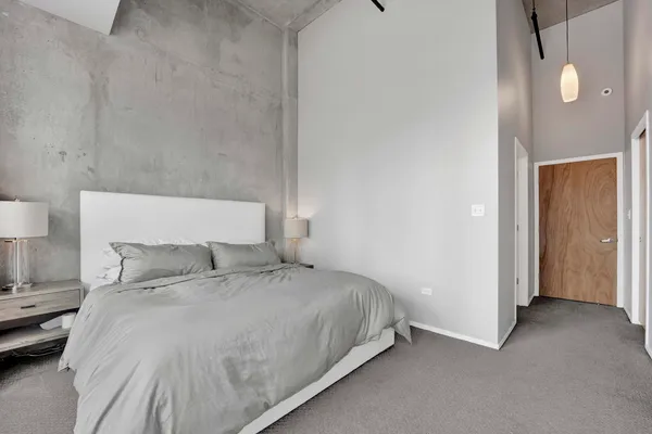 $4,000 | 700 West Van Buren Street, Unit PH3, Chicago, IL 60607