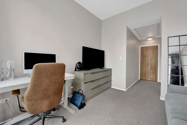 $4,000 | 700 West Van Buren Street, Unit PH3, Chicago, IL 60607