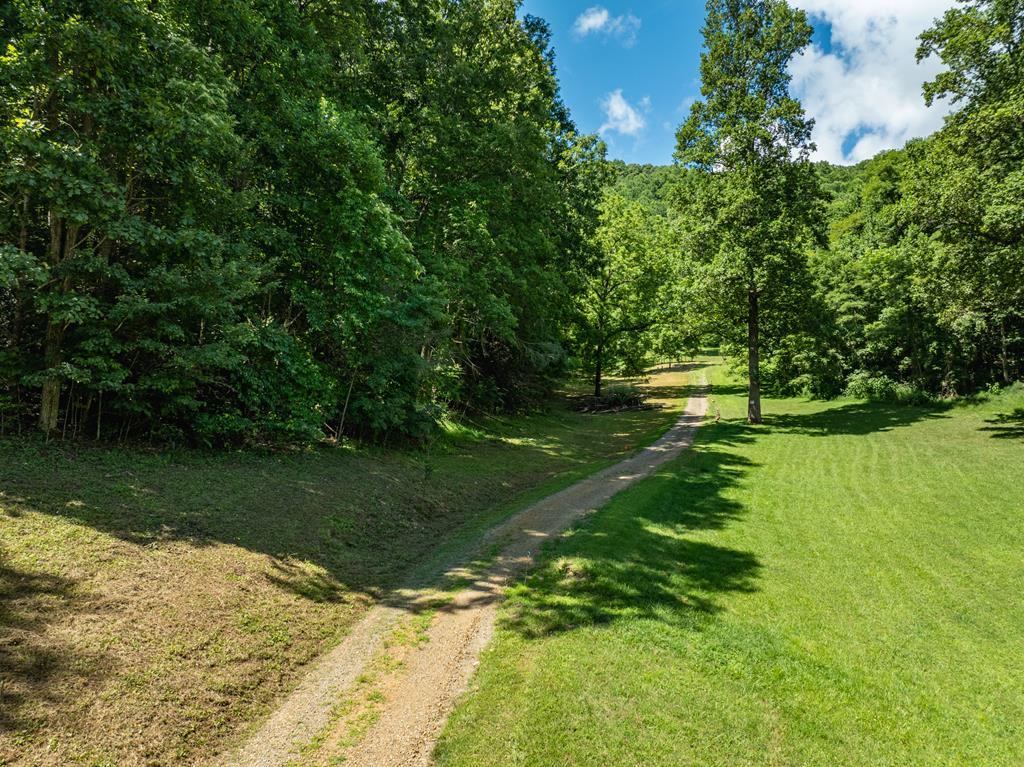 2039 Crowe Road Murphy, NC 28906 - Photo 2 of 36 a view of a park