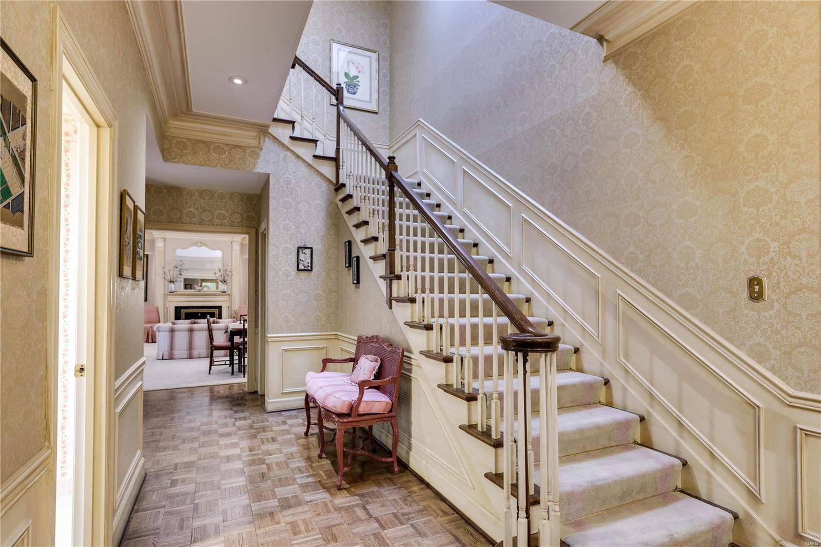 12 Chatfield Place Road Creve Coeur, MO 63141 - Photo 1 of 28 Gallery Image 1