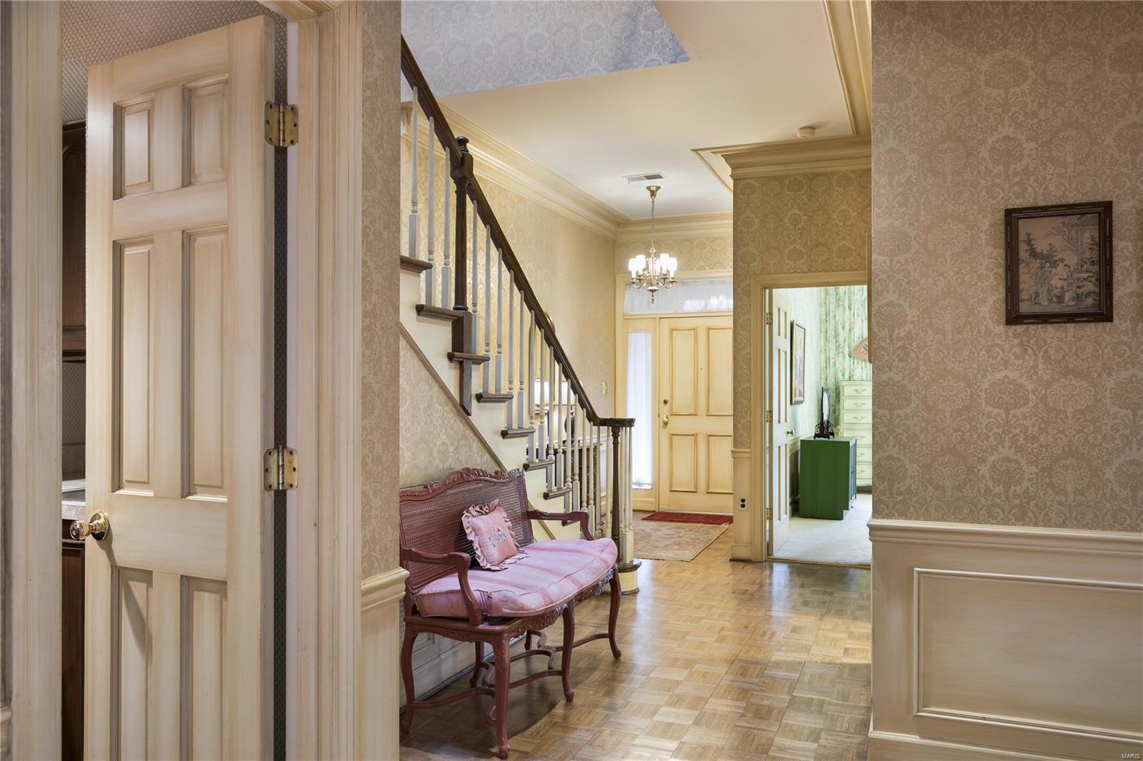 12 Chatfield Place Road Creve Coeur, MO 63141 - Photo 11 of 28 Gallery Image 11