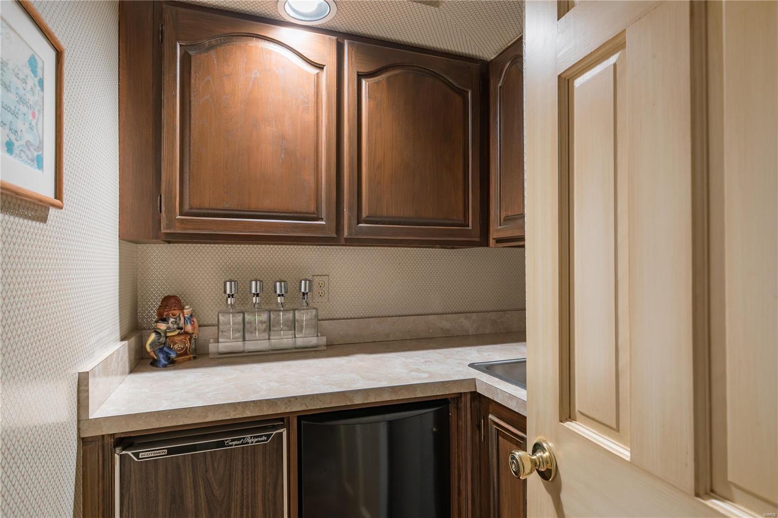 12 Chatfield Place Road Creve Coeur, MO 63141 - Photo 15 of 28 Gallery Image 15