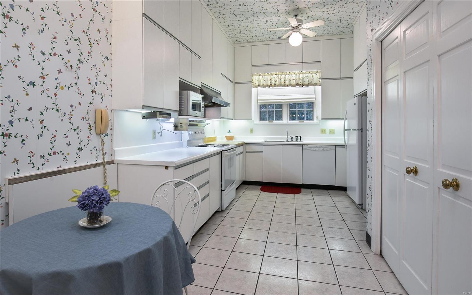 12 Chatfield Place Road Creve Coeur, MO 63141 - Photo 19 of 28 Gallery Image 19
