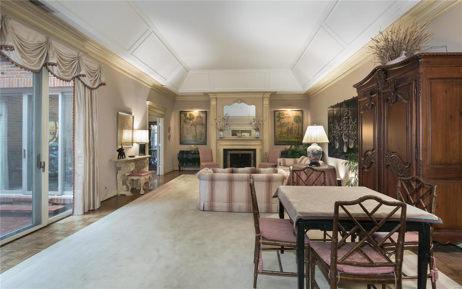 12 Chatfield Place Road Creve Coeur, MO 63141 - Photo 6 of 28 Gallery Image 6