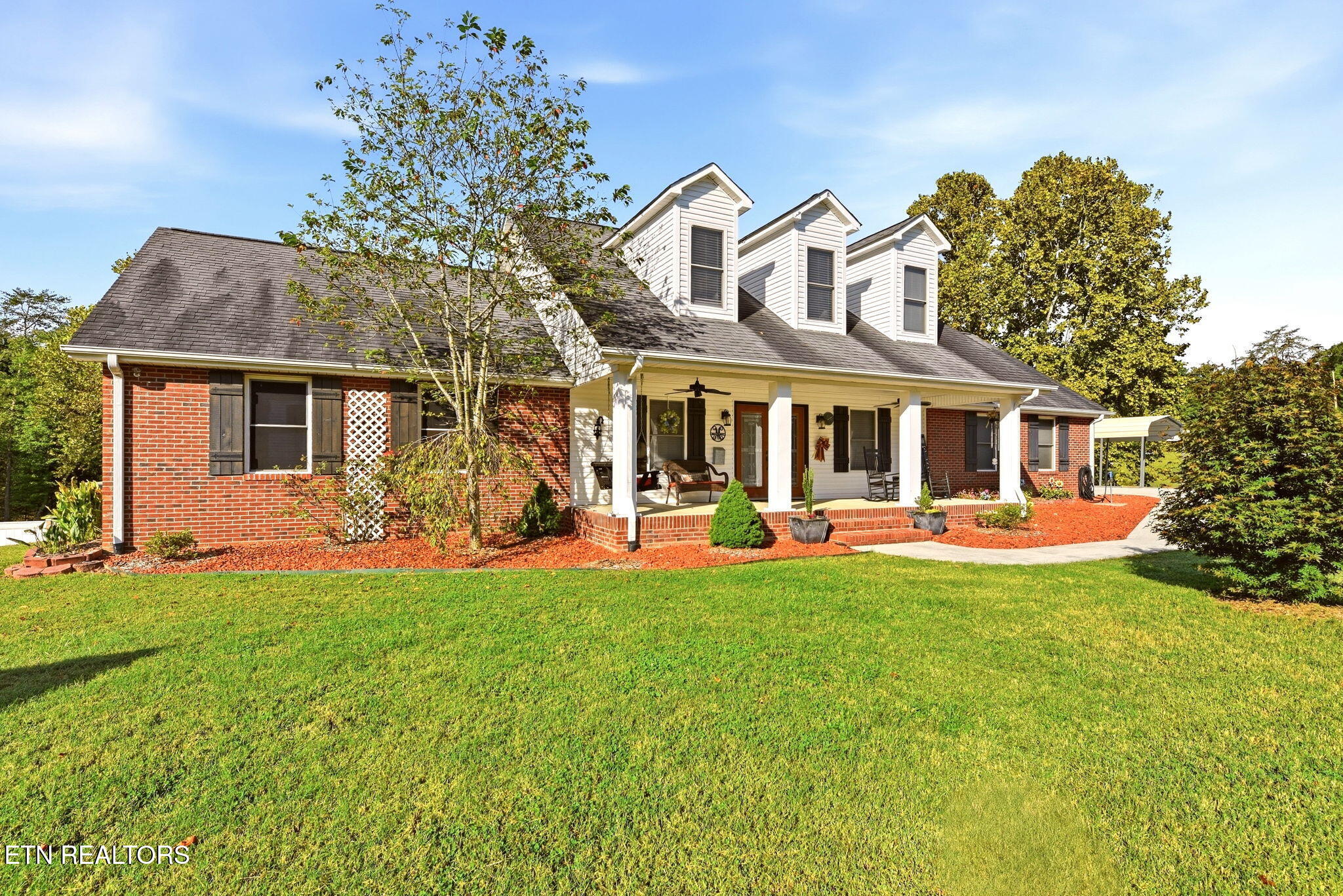254 Orchard View Road Oliver Springs, TN 37840 - Photo 3 of 48 3-web-or-mls-DSC_5042