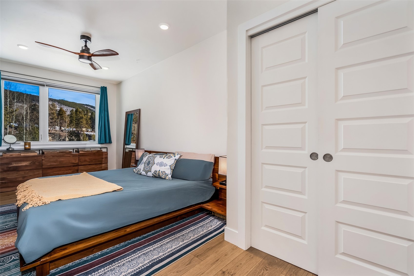 23 Clearwater Way, Unit 102 Keystone, CO 80435 - Photo 17 of 47 Primary Suite