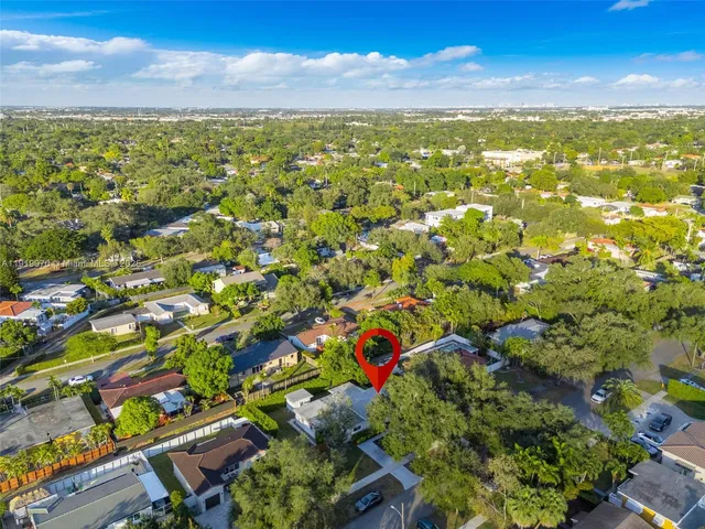 $3,900 | 333 Linwood Drive, Unit 1, Miami Springs, FL 33166