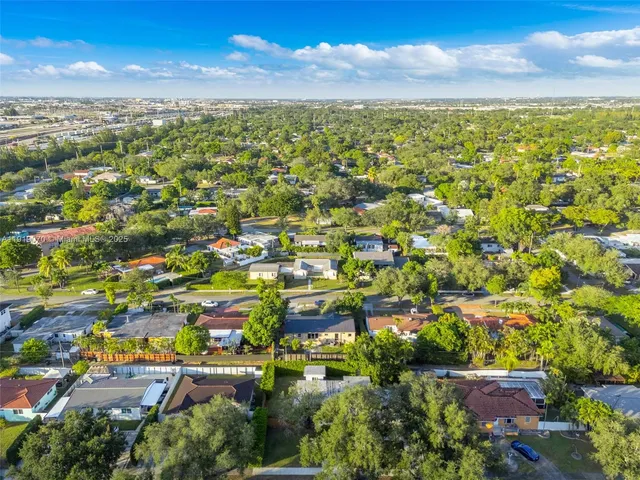 $3,900 | 333 Linwood Drive, Unit 1, Miami Springs, FL 33166