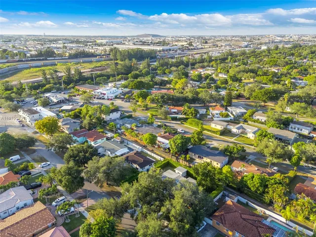 $3,900 | 333 Linwood Drive, Unit 1, Miami Springs, FL 33166