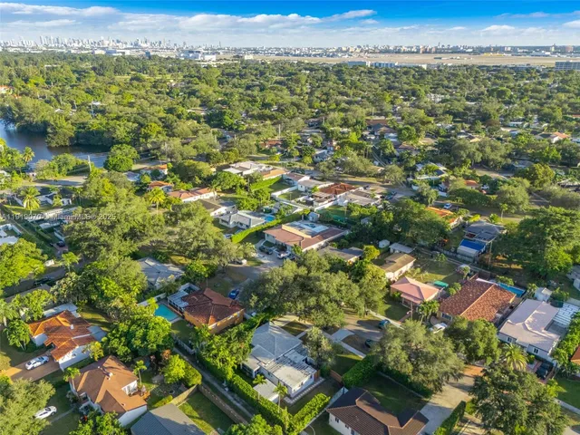 $3,900 | 333 Linwood Drive, Unit 1, Miami Springs, FL 33166