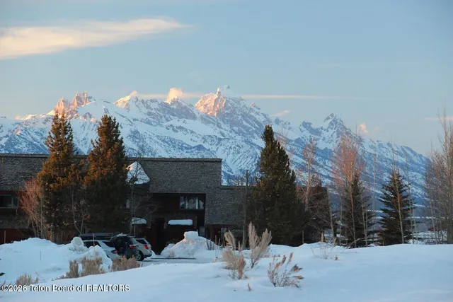 $1,650,000 | 1637 North Harvest Dance Road, Unit 3178/3179, Jackson, WY 83001