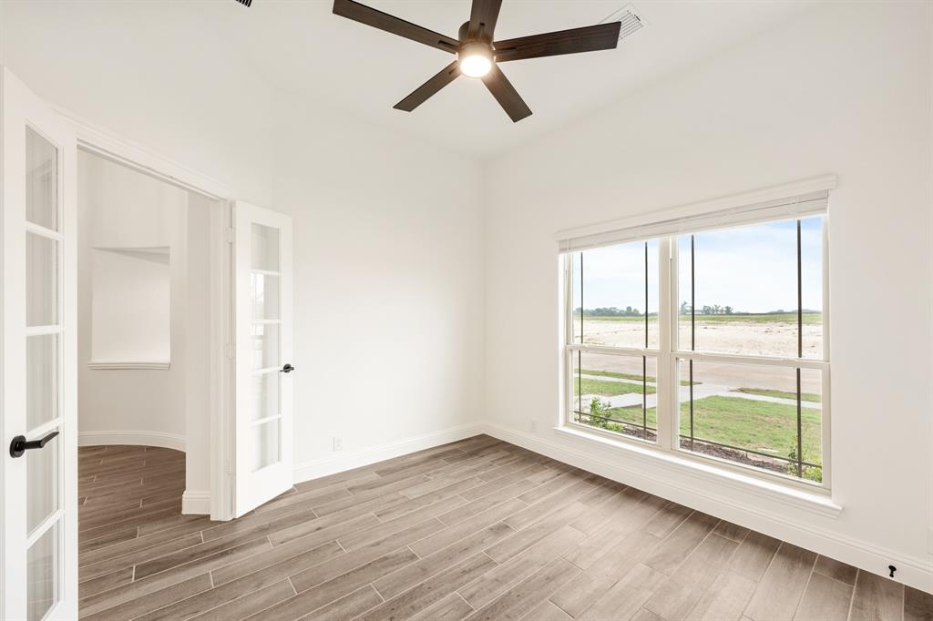 409 Loftsmoor Lane Red Oak, TX 75154 - Photo 7 of 40