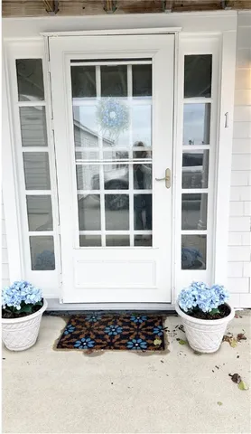 $2,500 | 227 Thames Street, Unit 1, Bristol, RI 02809