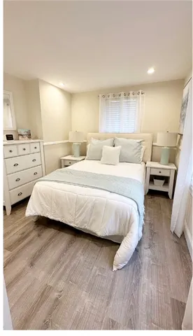 $2,500 | 227 Thames Street, Unit 1, Bristol, RI 02809