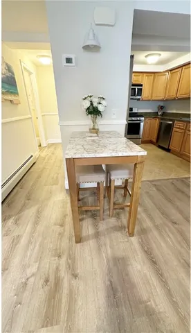 $2,500 | 227 Thames Street, Unit 1, Bristol, RI 02809