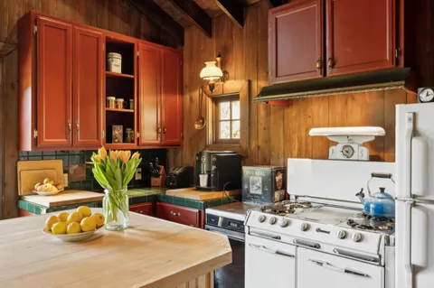 $2,600,000 | 10026 Sycamore Canyon Road, Big Sur, CA 93920