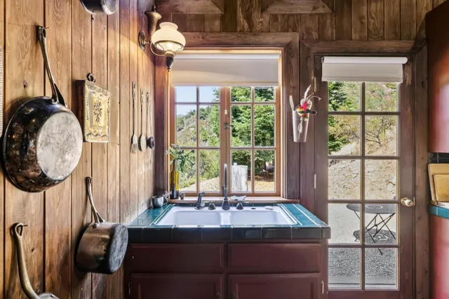 $2,600,000 | 10026 Sycamore Canyon Road, Big Sur, CA 93920