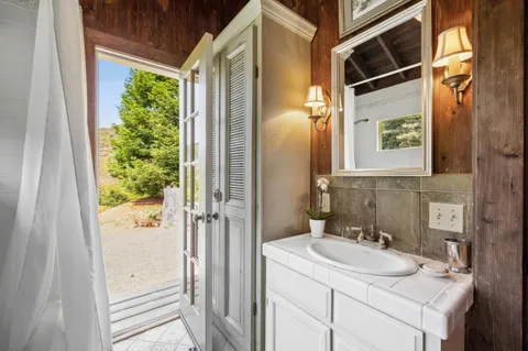 $2,600,000 | 10026 Sycamore Canyon Road, Big Sur, CA 93920