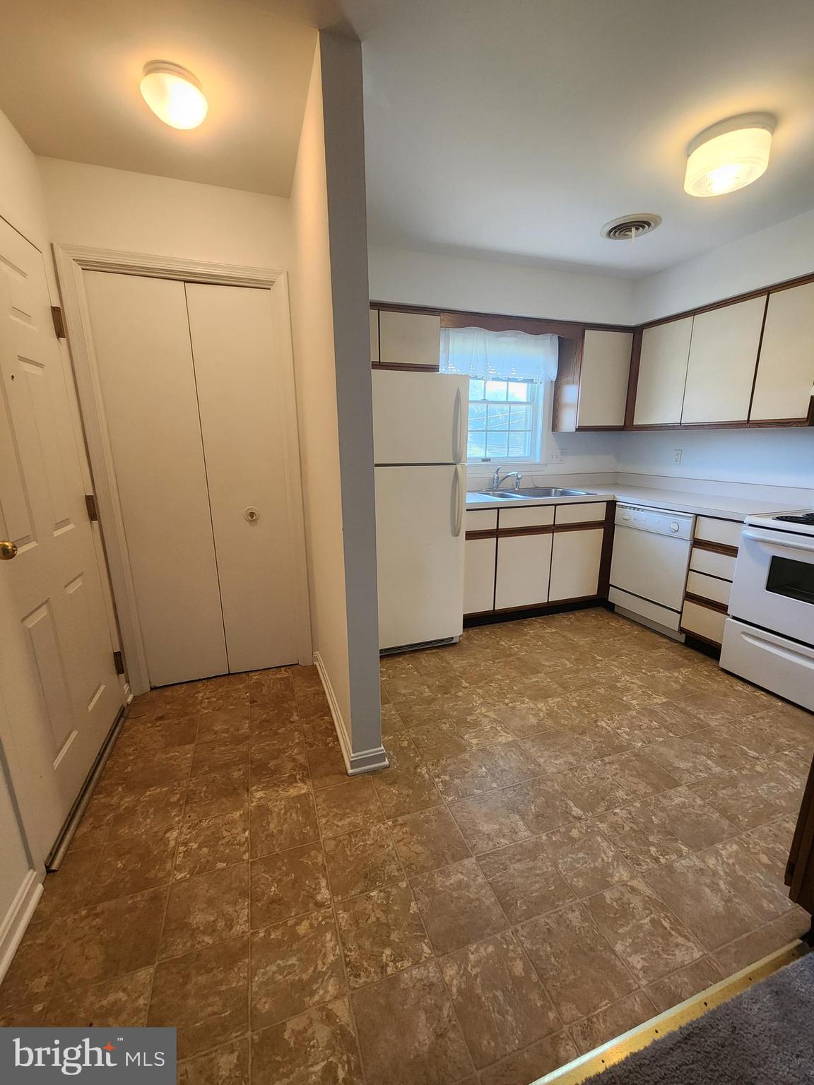 512 Northwest Front Street, Unit 5 Milford, DE 19963 - Photo 3 of 16