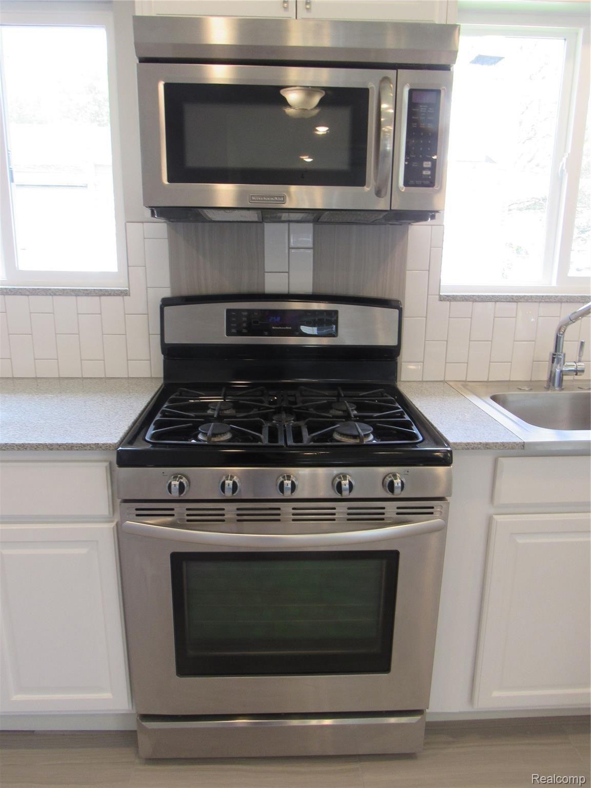 6764 Harding Street Taylor, MI 48180 - Photo 13 of 37 Quality appliances!