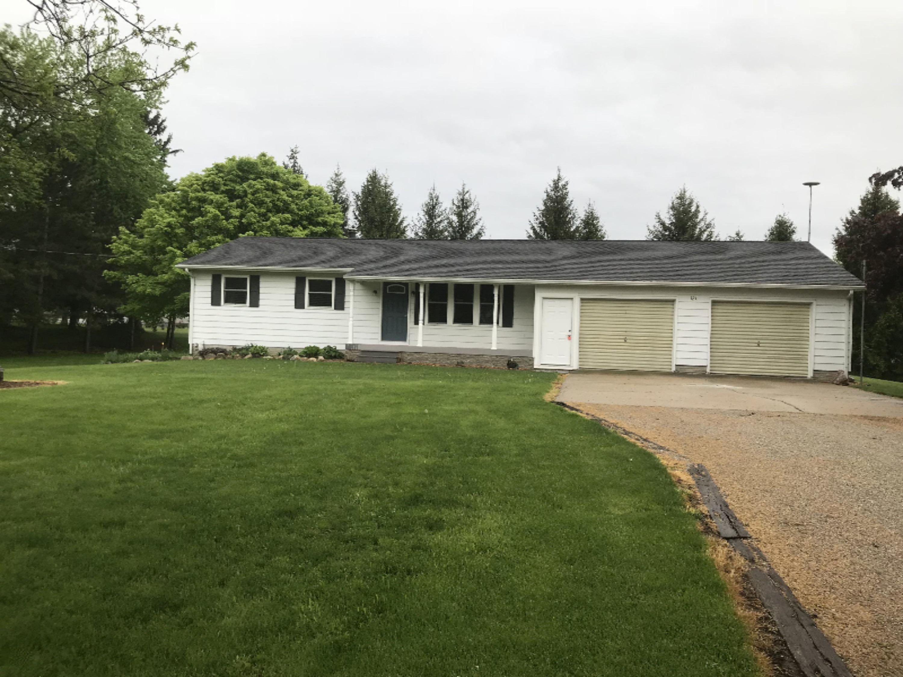 121 West Parmeter Road Ionia, MI 48846 - Photo 1 of 34 IMG_2606