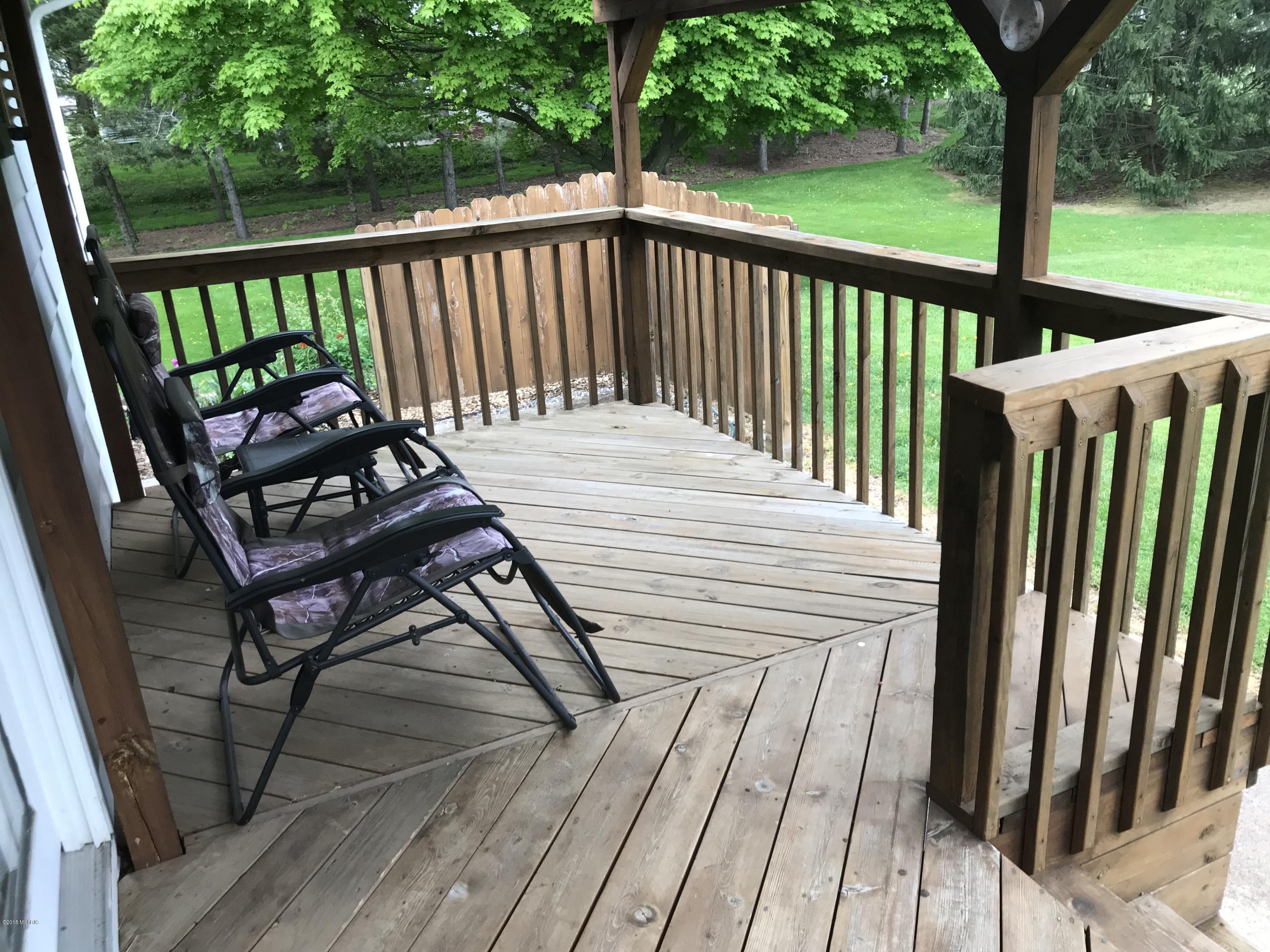 121 West Parmeter Road Ionia, MI 48846 - Photo 20 of 34 IMG_2572