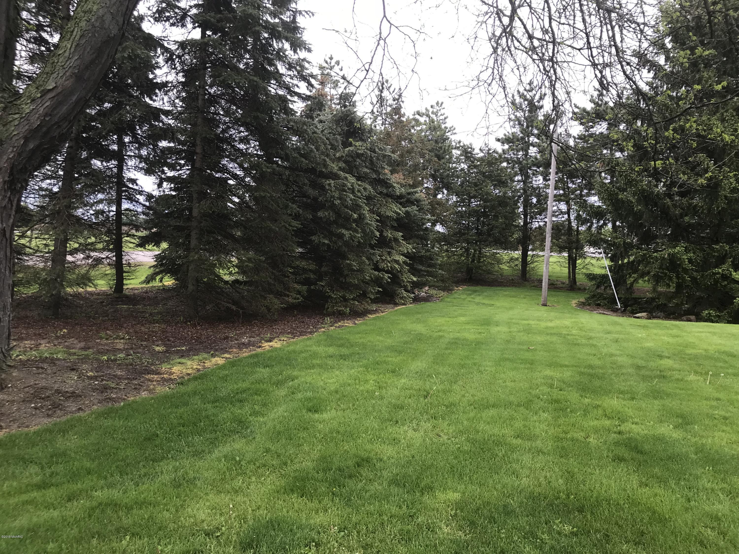 121 West Parmeter Road Ionia, MI 48846 - Photo 31 of 34 IMG_2602