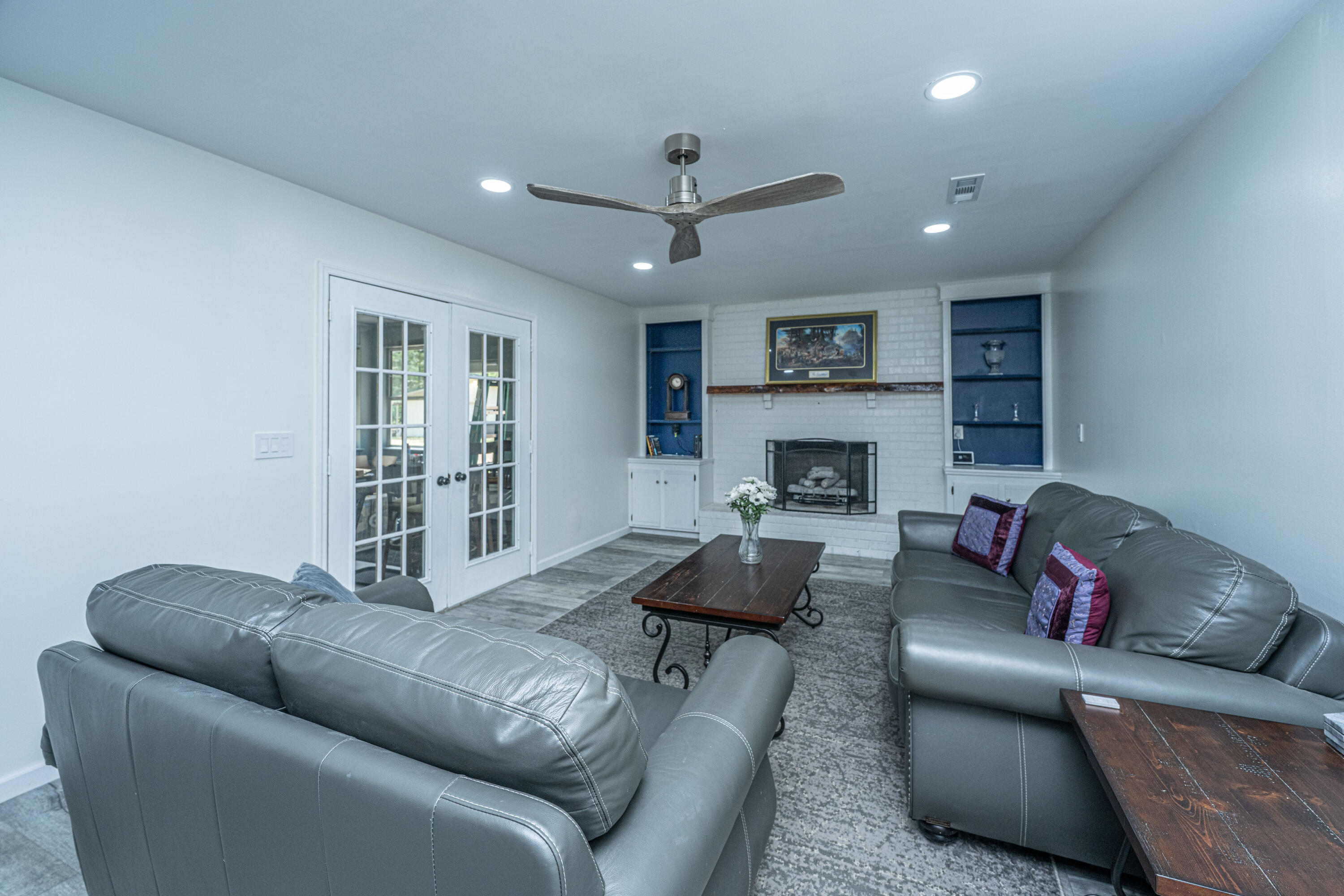 110 County Rd S-18-417 Summerville, SC 29483 - Photo 20 of 45 Family Room