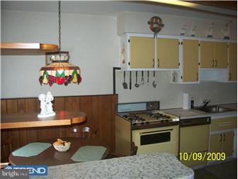 3368 Fordham Road Philadelphia, PA 19114 - Photo 7 of 9 Kitchen